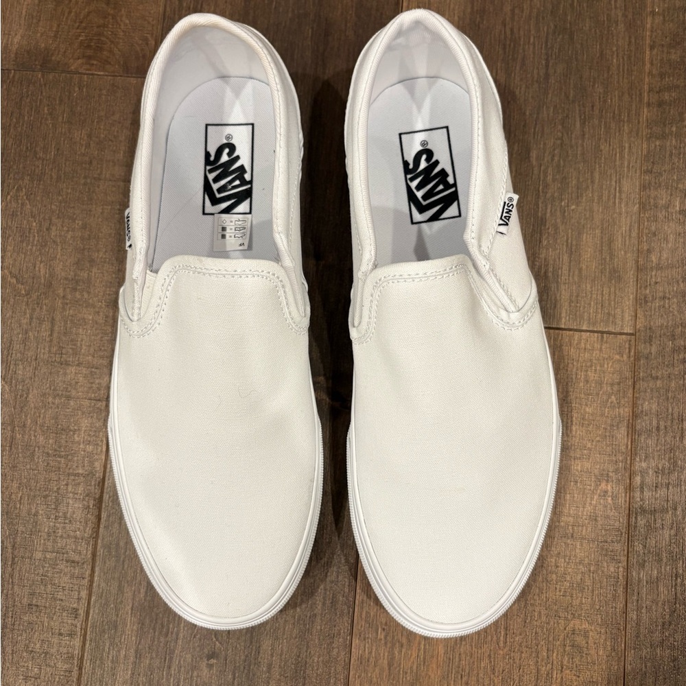 Women’s Van White Slip-On Sneakers (**Brand New)